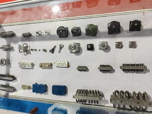 Ultime notizie aziendali su Xi'an Hoan Microwave Co., Ltd. è apparsa alla West China International Equipment Manufacturing Expo 2023 per dimostrare la forza innovativa del settore